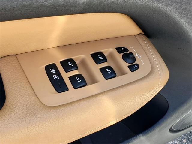 used 2019 Volvo XC60 car, priced at $25,500
