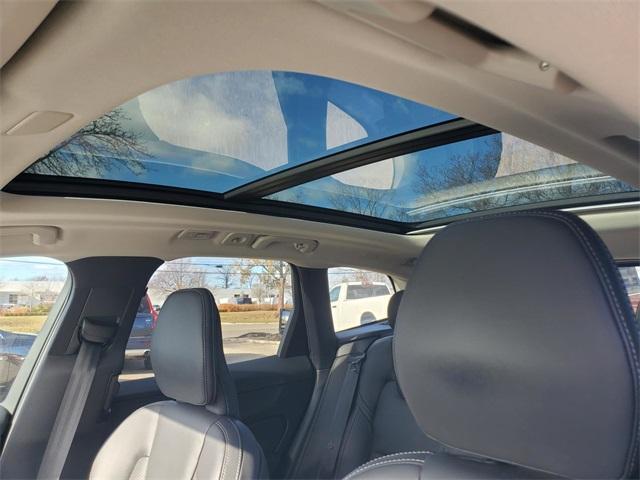 used 2023 Volvo XC60 Recharge Plug-In Hybrid car, priced at $41,500