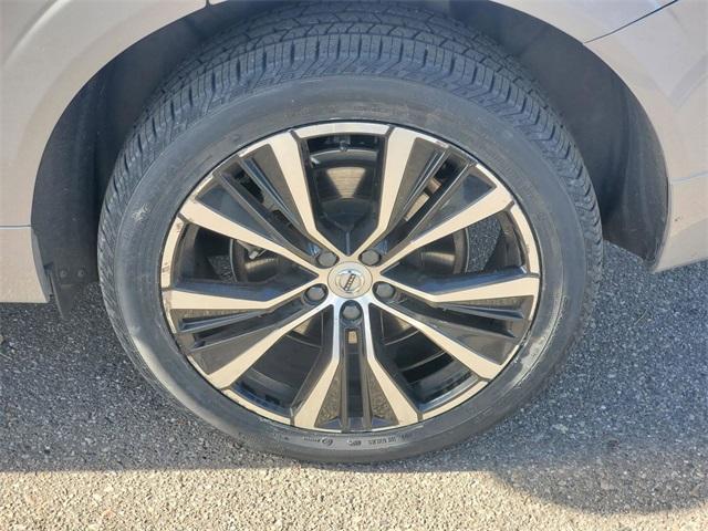 used 2023 Volvo XC60 Recharge Plug-In Hybrid car, priced at $41,500