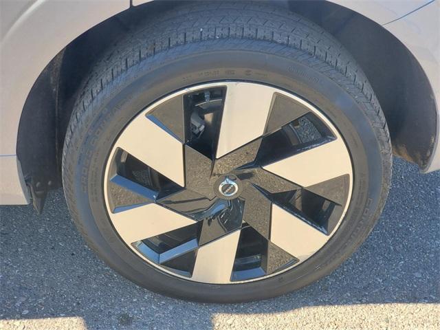 used 2023 Volvo XC60 Recharge Plug-In Hybrid car, priced at $40,400
