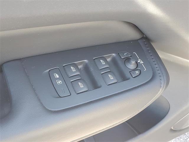 used 2023 Volvo XC60 Recharge Plug-In Hybrid car, priced at $40,400