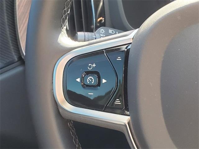 used 2023 Volvo XC60 Recharge Plug-In Hybrid car, priced at $40,400