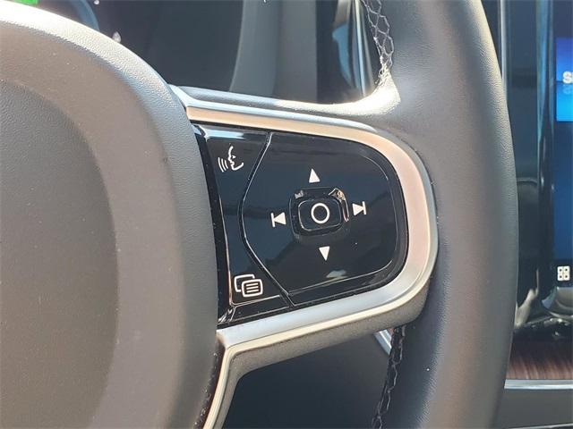 used 2023 Volvo XC60 Recharge Plug-In Hybrid car, priced at $40,400