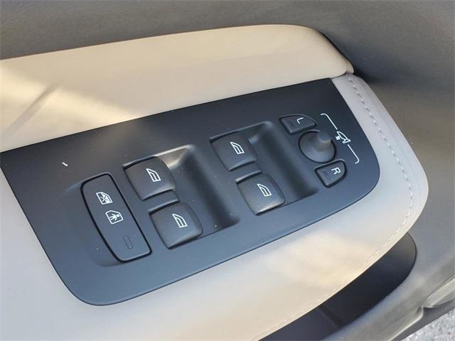 new 2026 Volvo XC60 car, priced at $55,360