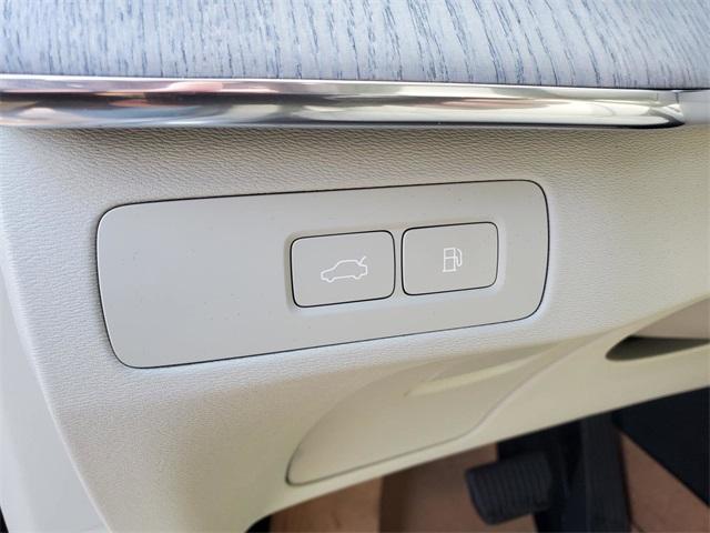 new 2025 Volvo XC90 Plug-In Hybrid car, priced at $76,246