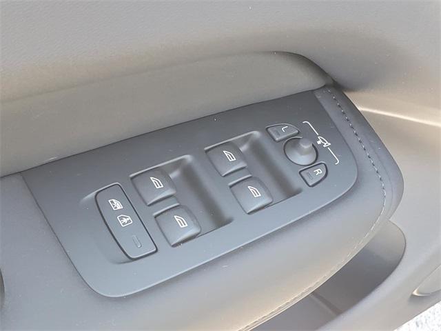 new 2026 Volvo XC60 car, priced at $60,935