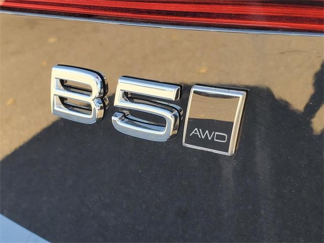 new 2026 Volvo XC60 car, priced at $60,935