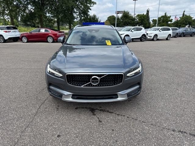 used 2018 Volvo V90 Cross Country car, priced at $26,860