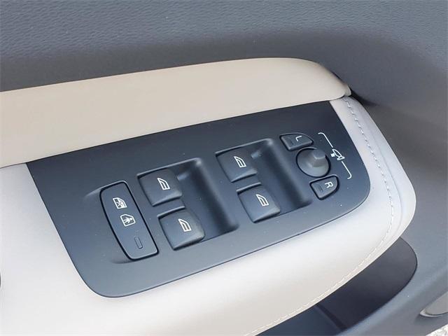 new 2026 Volvo XC60 car, priced at $55,360