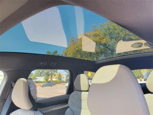 new 2025 Volvo EX90 car, priced at $88,270