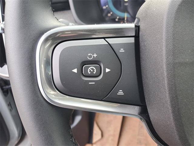 new 2025 Volvo XC40 car, priced at $47,790