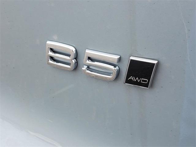 new 2025 Volvo XC40 car, priced at $47,790