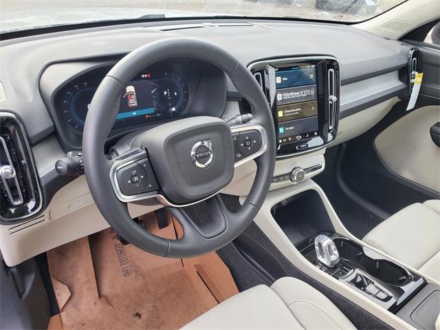 new 2025 Volvo XC40 car, priced at $47,790