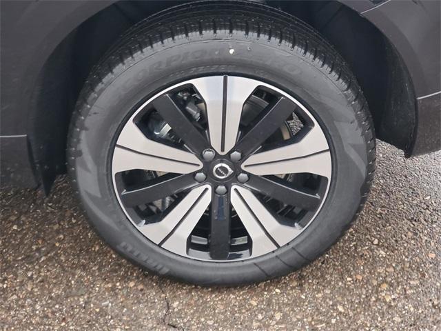 new 2025 Volvo XC60 Plug-In Hybrid car, priced at $67,000
