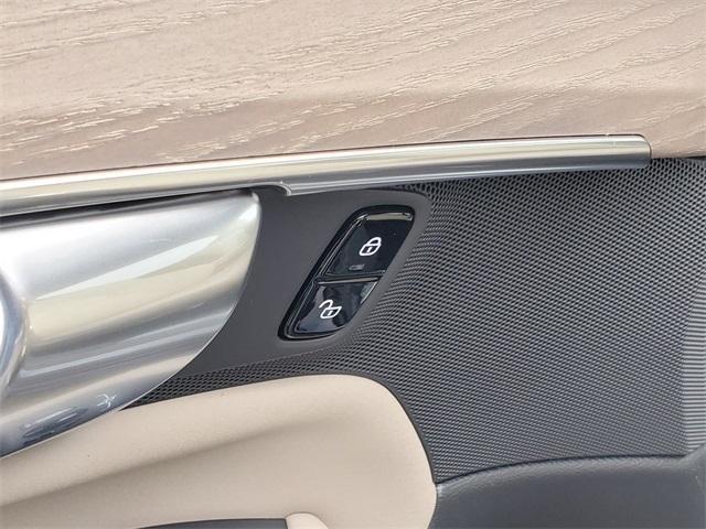 new 2026 Volvo XC90 car, priced at $65,450