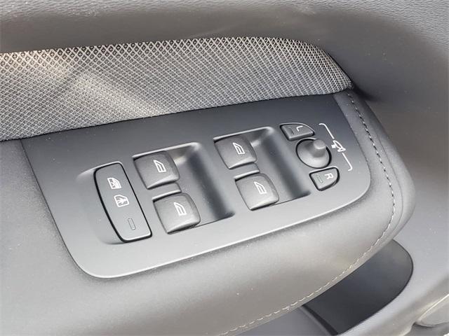 new 2026 Volvo XC60 Plug-In Hybrid car, priced at $82,065