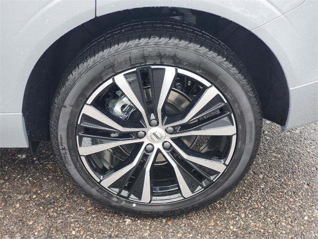 new 2025 Volvo XC60 car, priced at $56,900