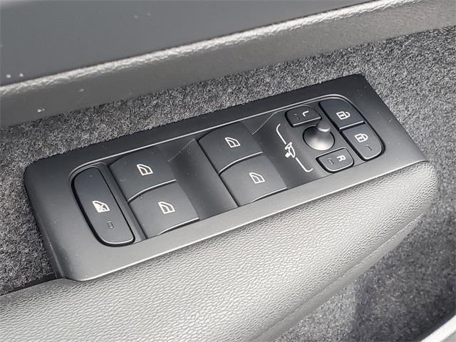 new 2025 Volvo XC40 car, priced at $45,345