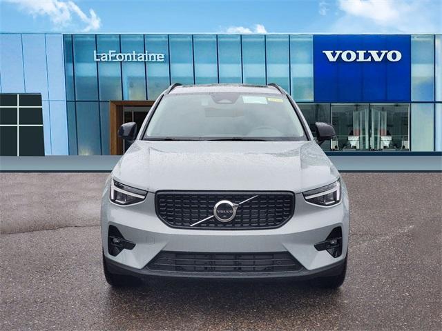 new 2025 Volvo XC40 car, priced at $45,345