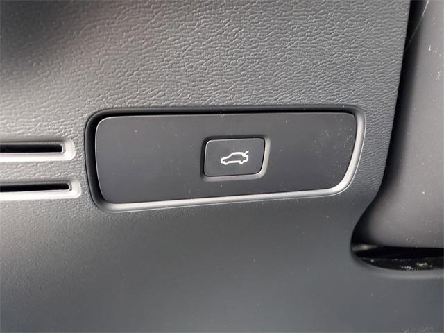 new 2025 Volvo XC40 car, priced at $45,345