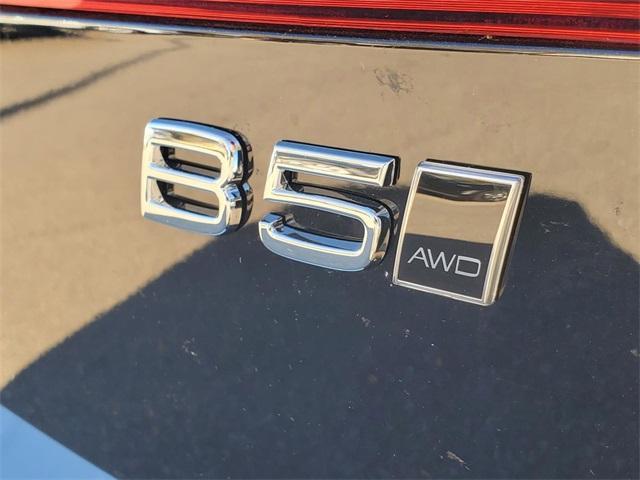 new 2026 Volvo XC60 car, priced at $54,985