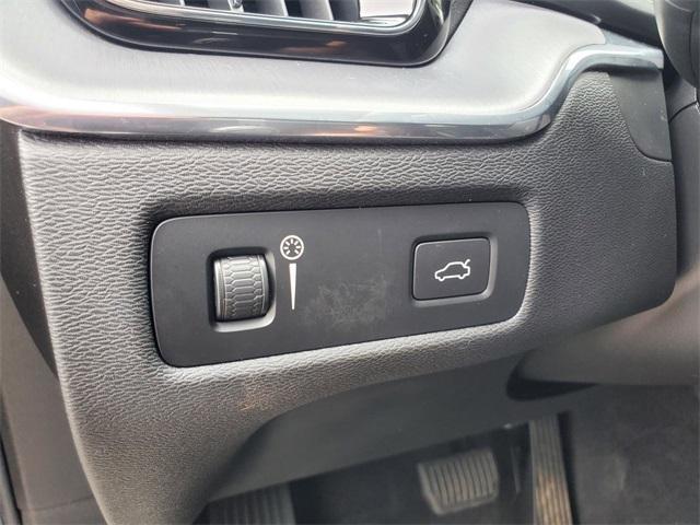 used 2022 Volvo XC60 car, priced at $29,396