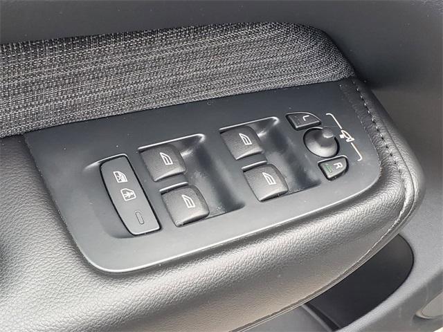 used 2022 Volvo XC60 car, priced at $29,396
