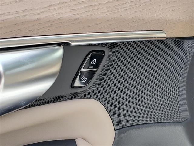 new 2025 Volvo XC90 car, priced at $68,155