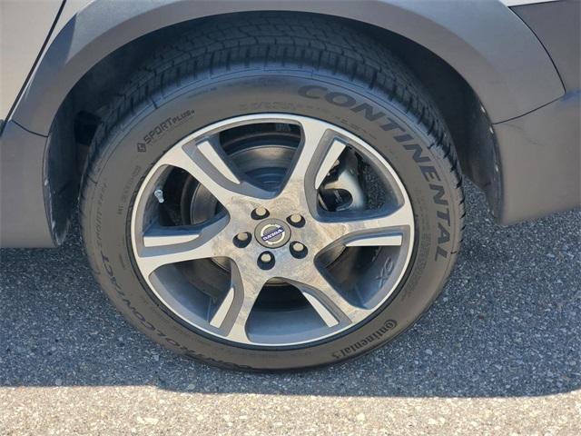 used 2013 Volvo XC70 car, priced at $8,000