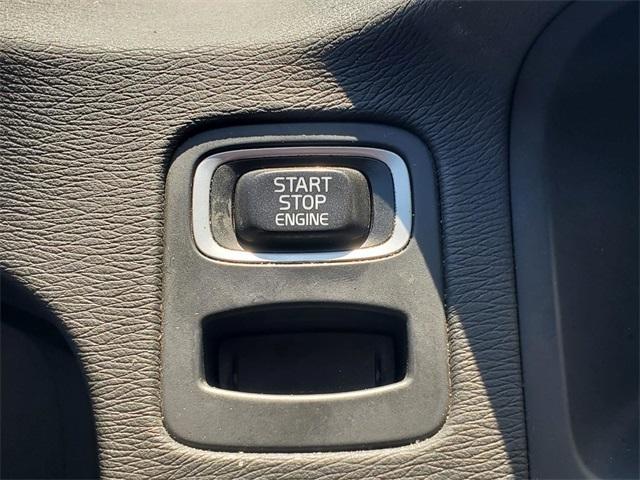 used 2013 Volvo XC70 car, priced at $8,000