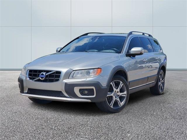 used 2013 Volvo XC70 car, priced at $7,000