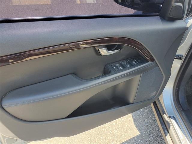 used 2013 Volvo XC70 car, priced at $8,000