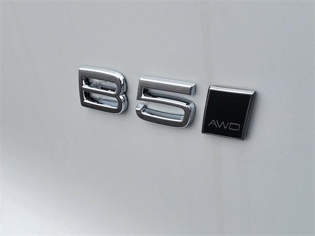 new 2025 Volvo XC40 car, priced at $44,035