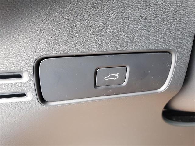 new 2025 Volvo XC40 car, priced at $44,035