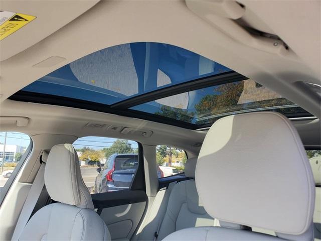 new 2025 Volvo XC60 car, priced at $45,071