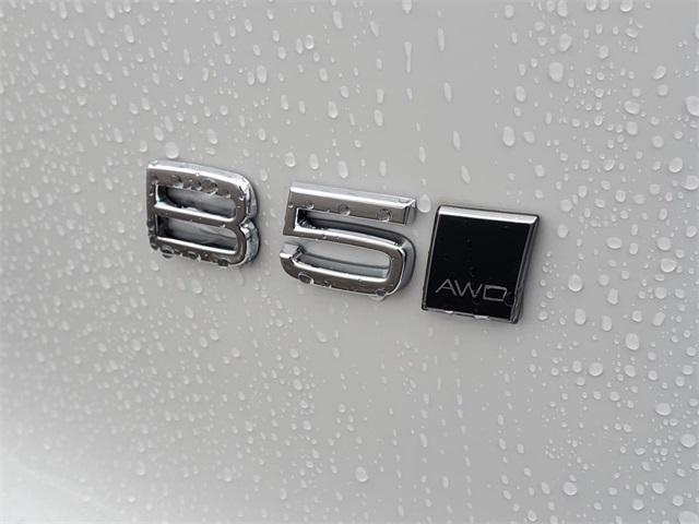 new 2025 Volvo XC40 car, priced at $47,790
