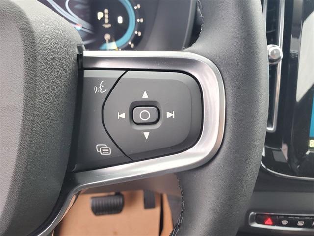 new 2025 Volvo XC40 car, priced at $47,790