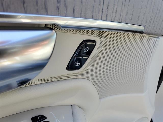 new 2025 Volvo XC90 Plug-In Hybrid car, priced at $76,246