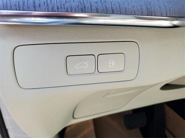 new 2025 Volvo XC90 Plug-In Hybrid car, priced at $76,246