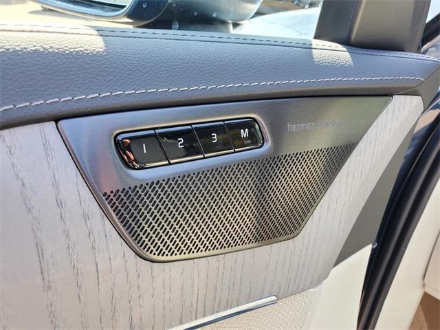 new 2025 Volvo XC90 Plug-In Hybrid car, priced at $76,246