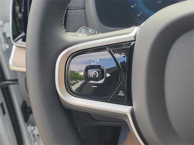 new 2025 Volvo XC90 car, priced at $65,555