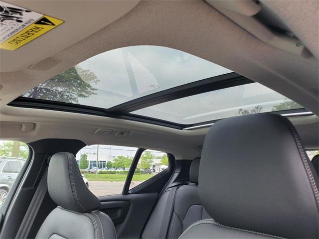 new 2025 Volvo XC40 car, priced at $46,335