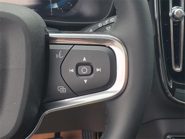 new 2025 Volvo XC40 car, priced at $46,335