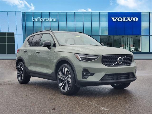 new 2025 Volvo XC40 car, priced at $47,790