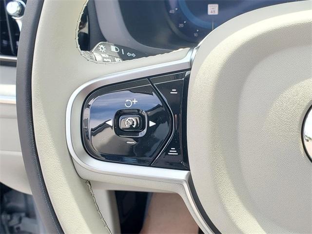 new 2025 Volvo XC60 car, priced at $55,360