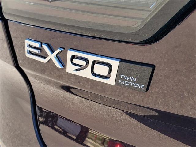 new 2025 Volvo EX90 car, priced at $78,370