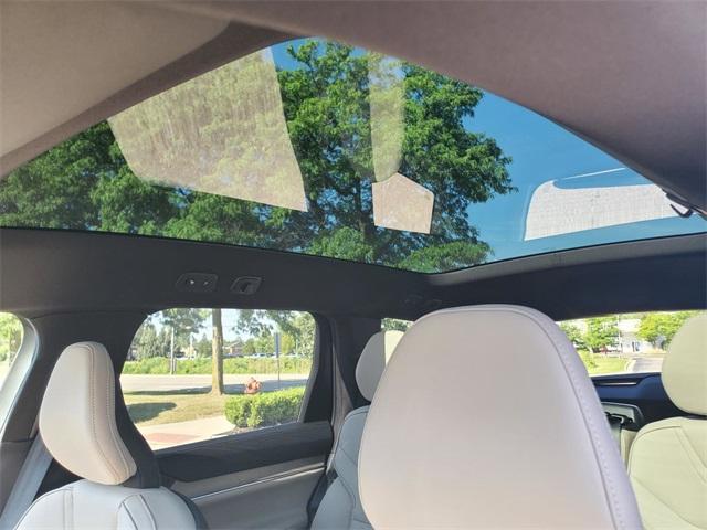 new 2025 Volvo EX90 car, priced at $78,370