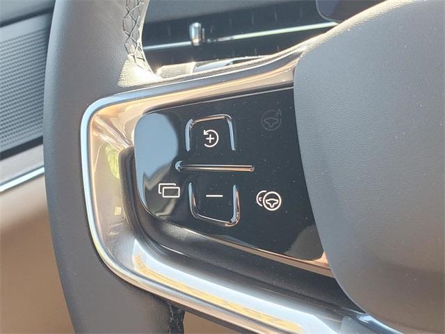 new 2025 Volvo EX90 car, priced at $78,370