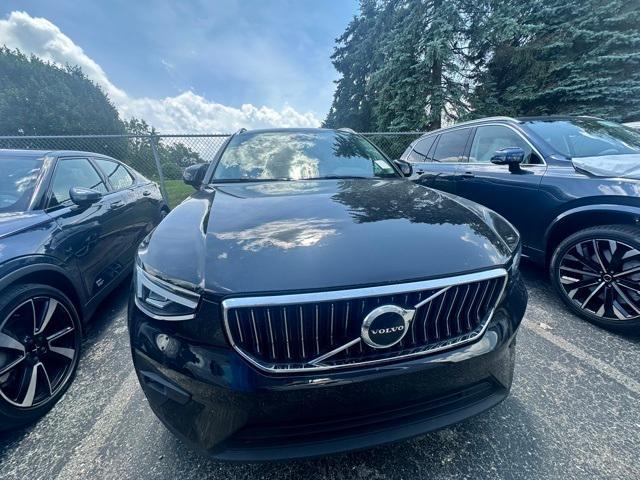 used 2023 Volvo XC40 car, priced at $35,407