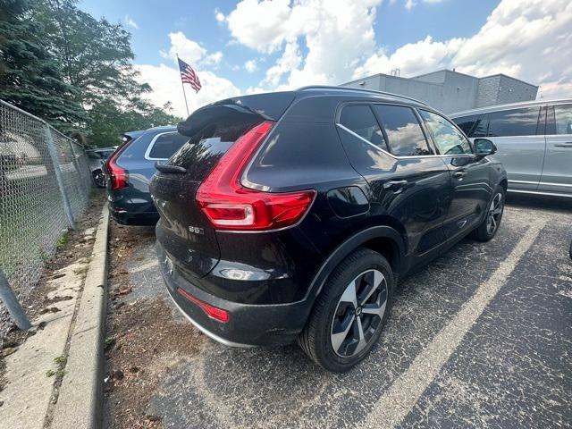 used 2023 Volvo XC40 car, priced at $35,407